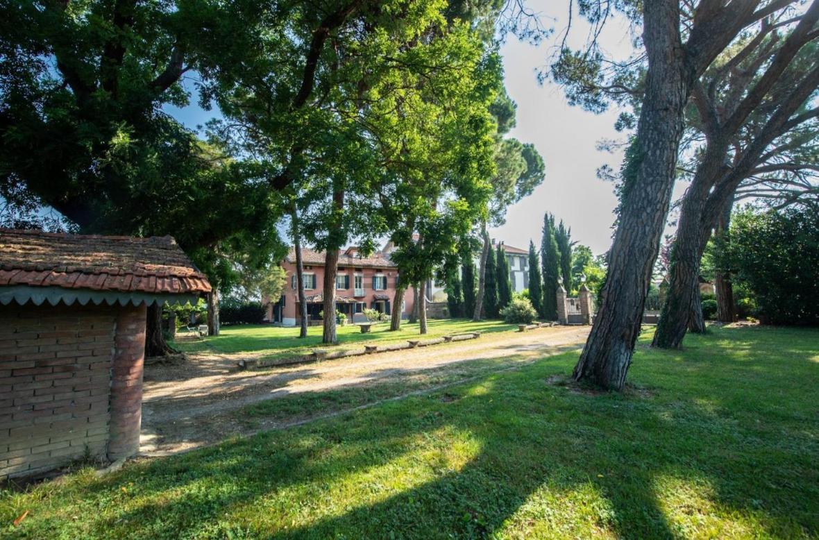 Villa Ottocentesca Immersa Nel Verde Montecavolo Εξωτερικό φωτογραφία